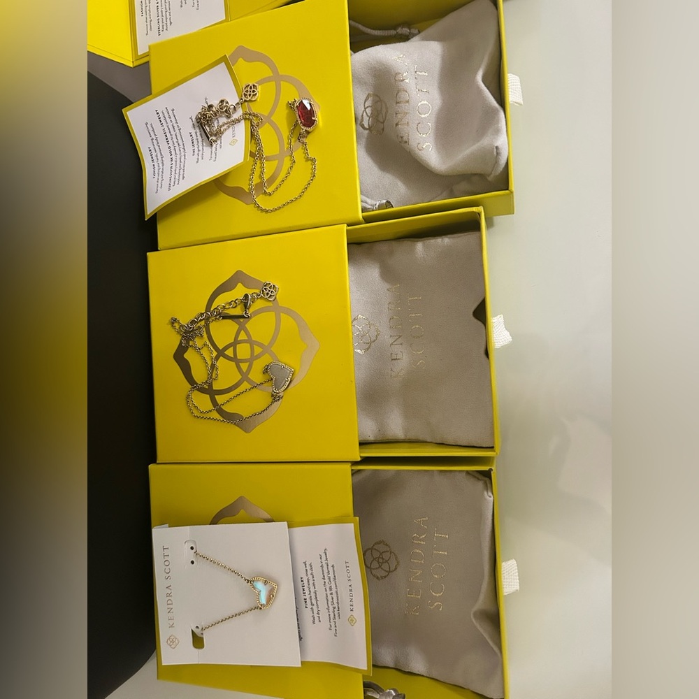 Kendra Scott Necklace, Bracelet, and Earring set
